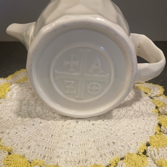 🥳BOGO! EUC Tazo (Starbucks) Teapot w Lid. White. No chips, cracks, crazing. - Picture 6 of 7